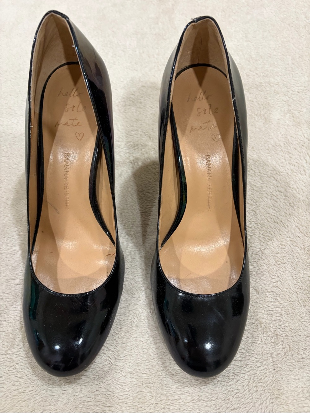 Banana Republic Black Patent Round-Toe Pumps women’s 8